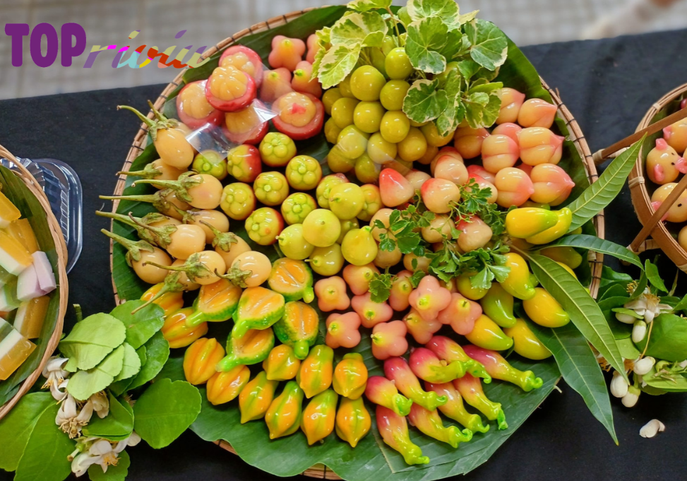 Đặc sản Huế làm quà - Bánh đậu xanh trái cây